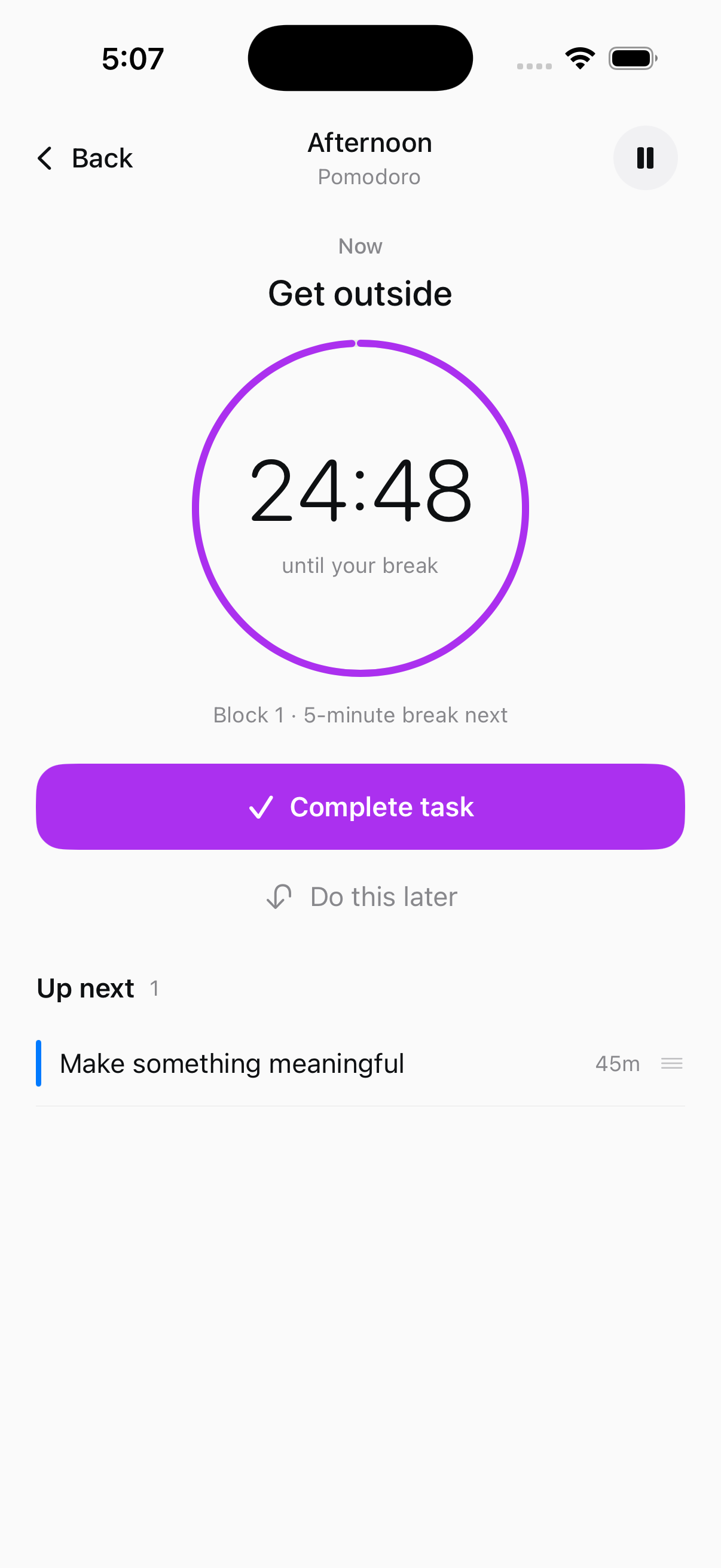 Tempo Pomodoro session showing a timer, complete-task button and upcoming task queue.